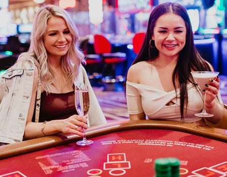Poker Pai Gow – Luật Chơi, Mẹo Và Bí Quyết Cho Người Chơi Mới