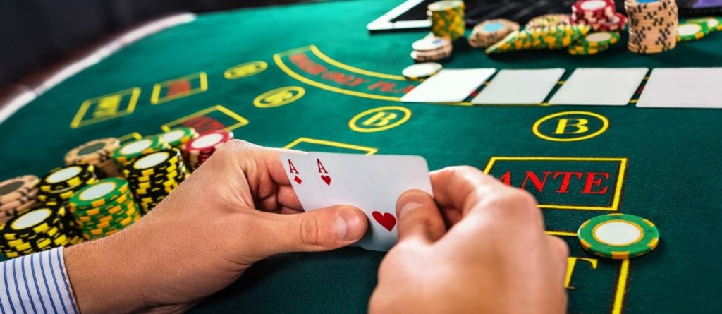 Tại sao Casino Hold’em trên 8xbet luôn thu hút người chơi? – Khám phá lý do đằng sau sự hấp dẫn