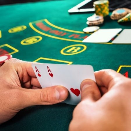 Khám Phá Sự Hấp Dẫn của Casino Hold’em trên 8xbet